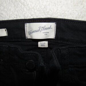 Universal Thread Women's Size 00/24R High Rise Slim Straight Denim Black Jeans